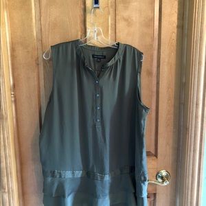 Banana Republic XL olive green polyester tank